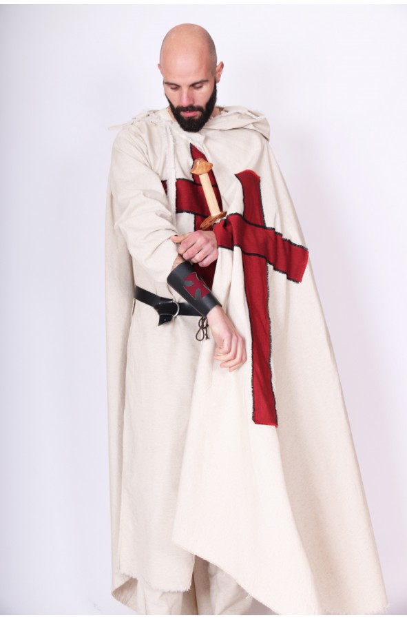 Brazaletes medievales de cuero con...