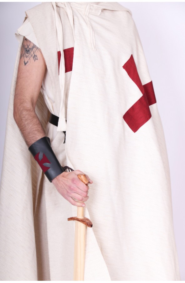 Brazaletes medievales de cuero con...