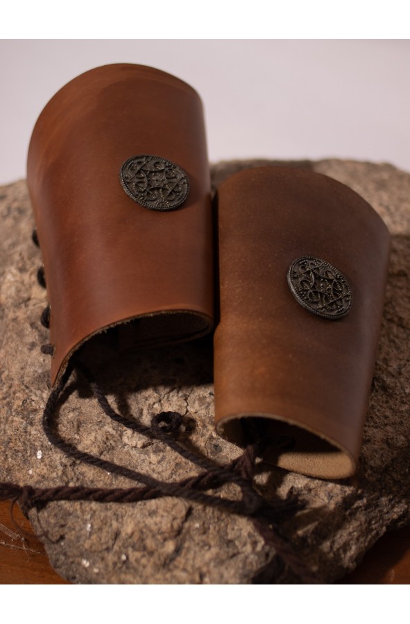 Leather Bracers, Viking buliwyf HALF LENGTH Celtic Dragon Cut-out Design in  Honey & Brown -  Canada