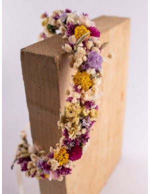 Corona de Flores Encantada:...