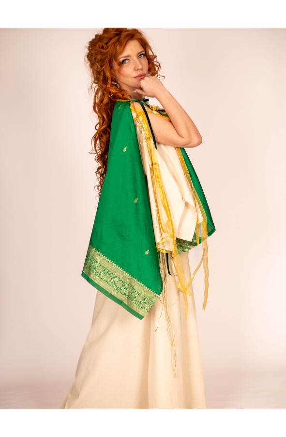 Vestido Romano Elegante en Crudo con...