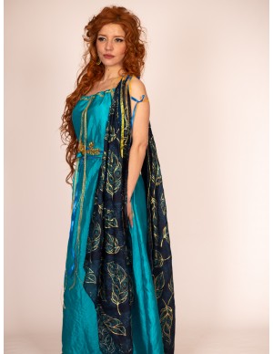 Vestido Azul con Manto de...