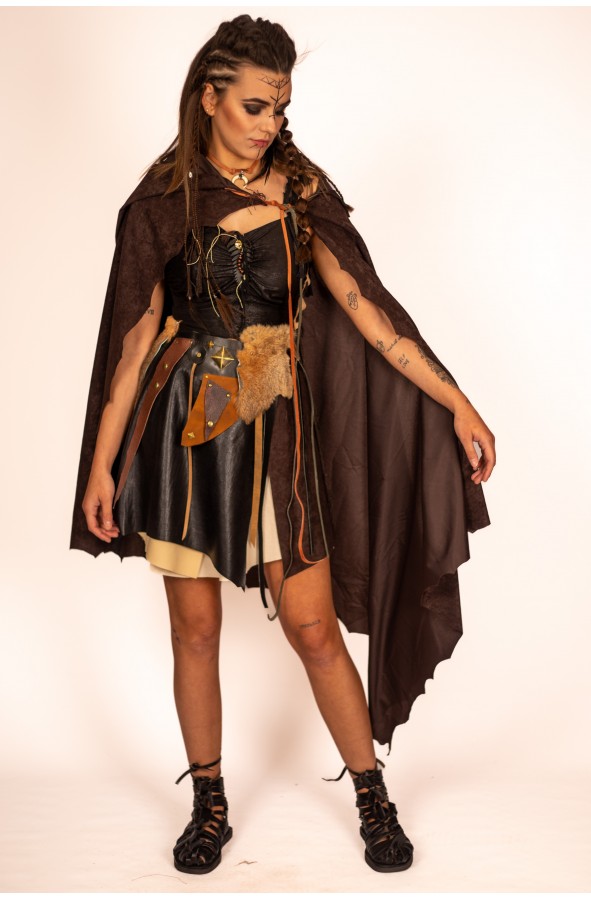 Capa celta o vikinga de guerrera de...