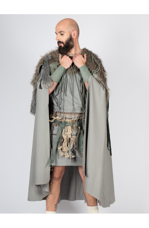 Capa celta-vikinga con pelo vegano y...