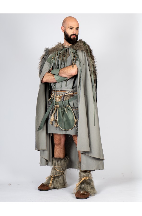 Capa celta-vikinga con pelo vegano y...