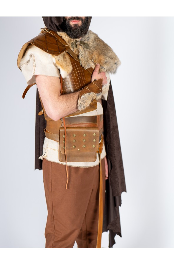 Aged Leather Shoulder Guard – Yutecrea