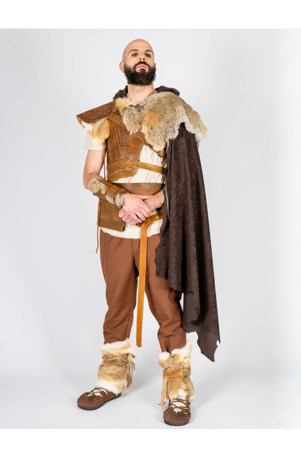 Aged Leather Shoulder Guard – Yutecrea