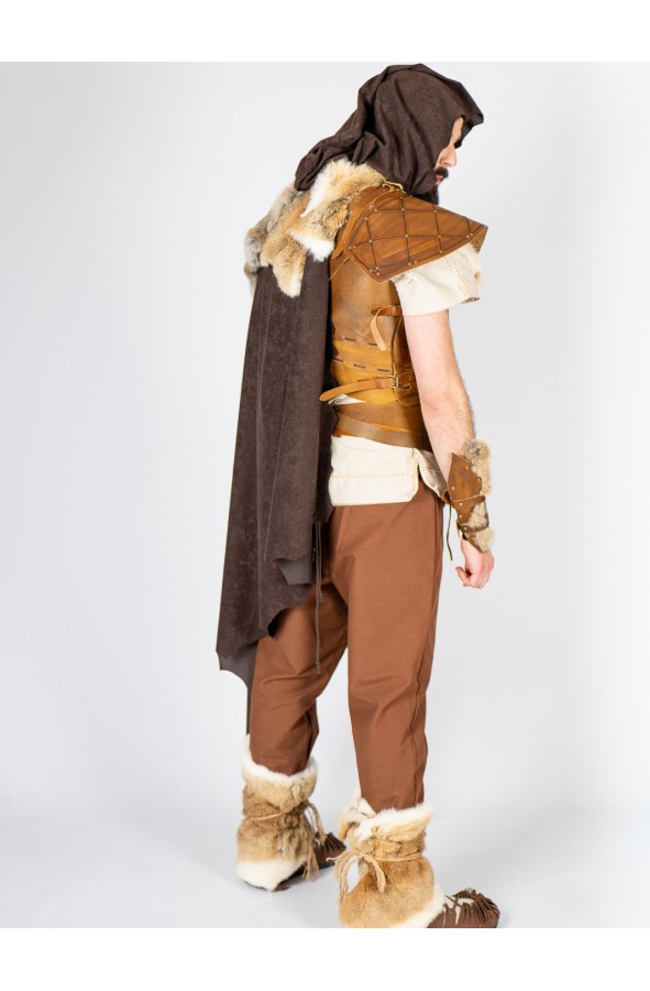 Aged Leather Shoulder Guard – Yutecrea