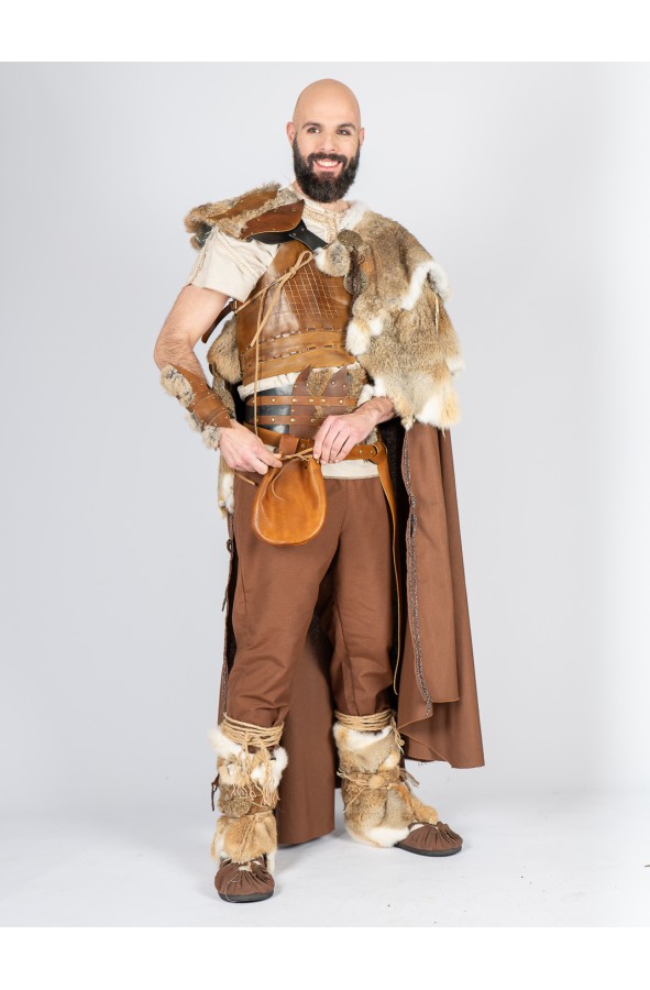 Leather Shoulder Guard with Real Fur...