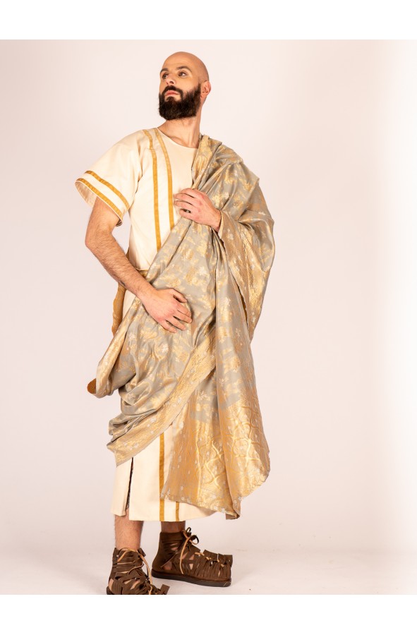 Traje de emperador romano con toga...