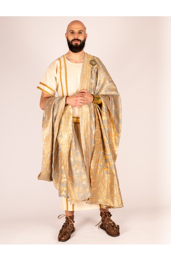 Traje de emperador romano con toga...