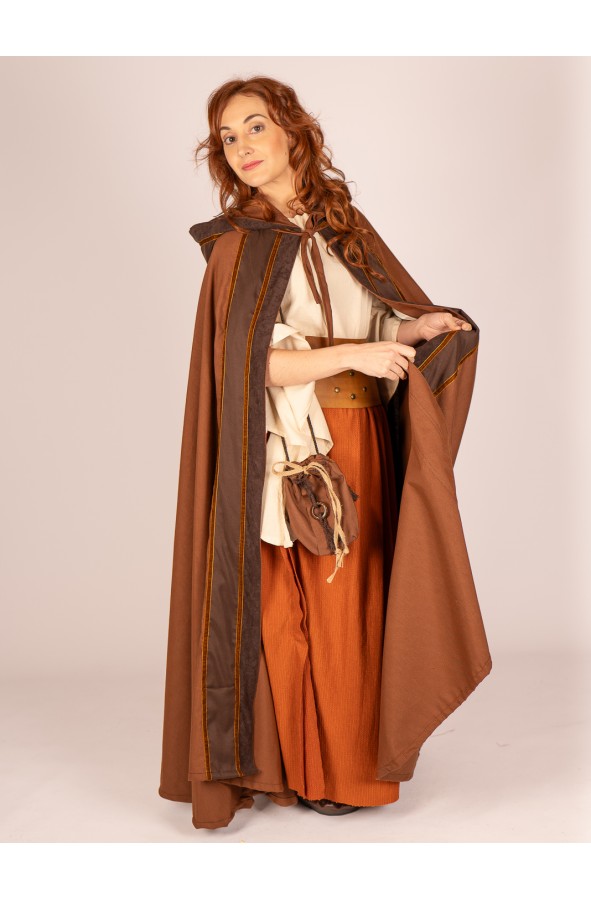 Falda medieval con abertura y caída...