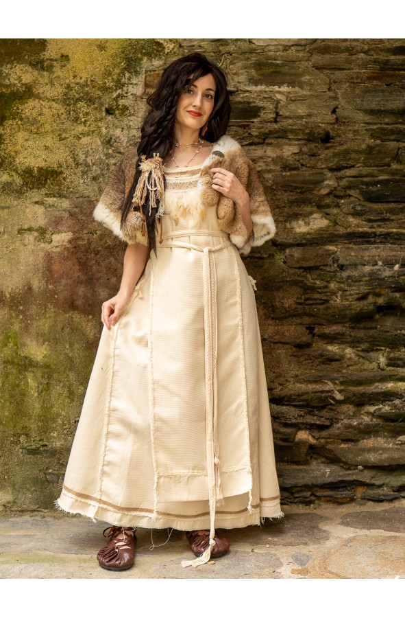 Capa de Conejos con Broche Metálico -...