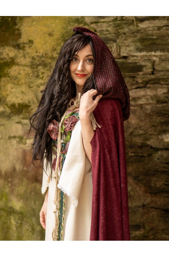 Medieval maroon hooded cloak in vegan...