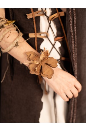 Brazalete  de cuero con...