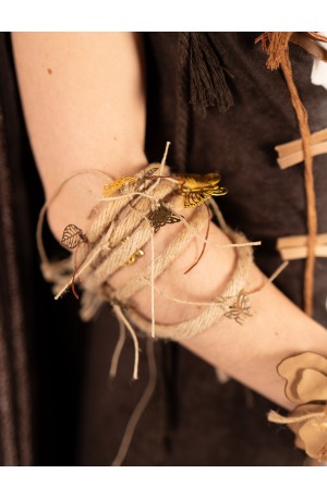 Brazalete de cuerda de yute...