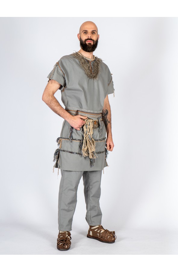 Conjunto celta-vikingo en gris con...