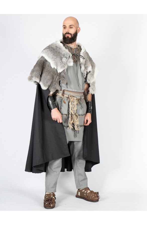 Capa celta y vikinga negra con pelo...