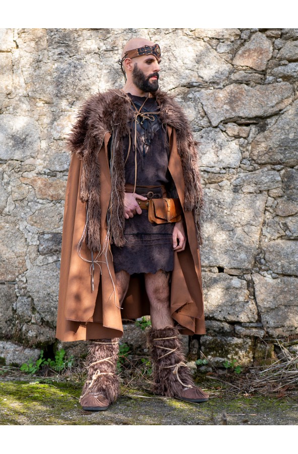 Celtic cloak with vegan fur