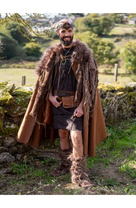 Celtic cloak with vegan fur