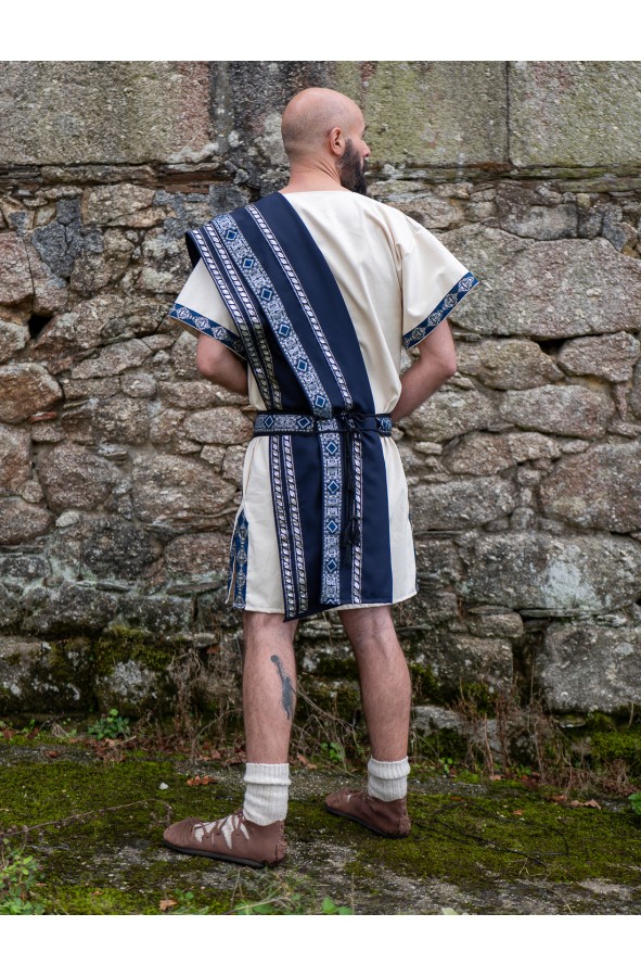 Roman set with blue and white tunic...