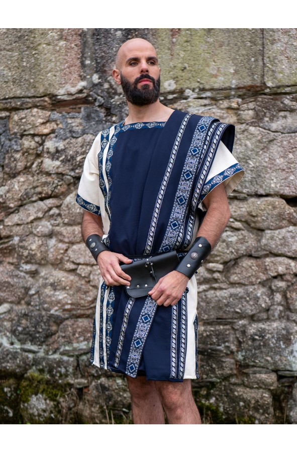Roman set with blue and white tunic...