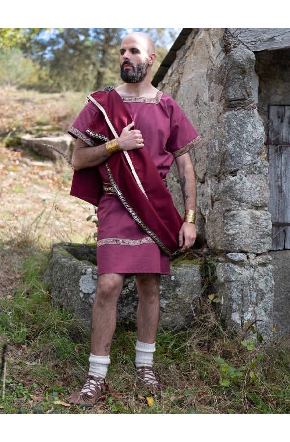 Túnica romana en granate con galón...