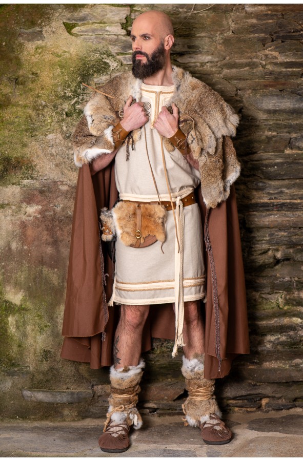 Rabbit Fur Cloak – Warmth and...