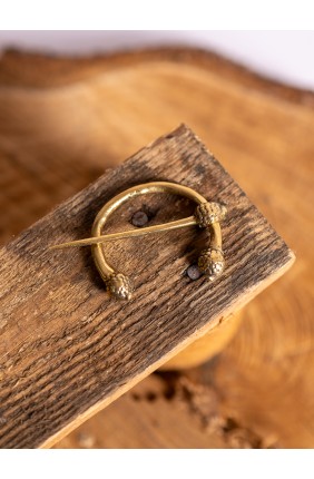 Fíbula penanular celta y...