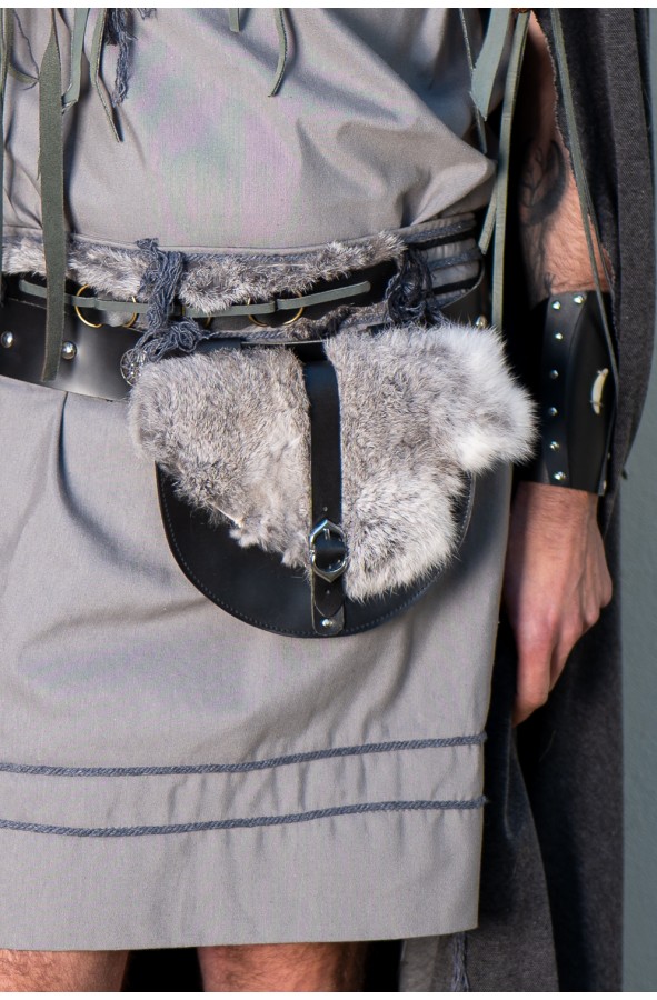 Bolso vikingo y celta de cuero negro...